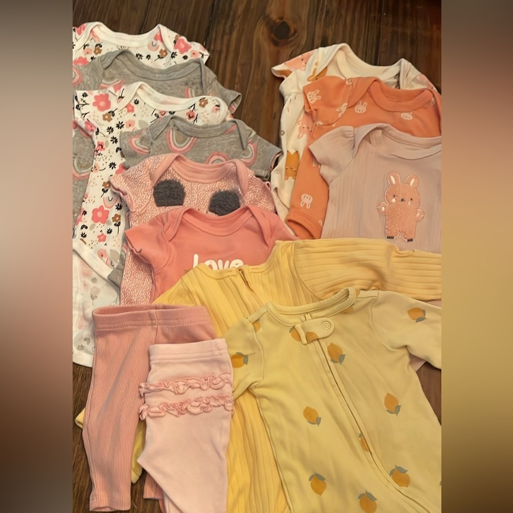 Like New Baby Girl Newborn Clothes Bundle
